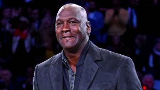 Michael Jordan se plácne přes kapsu. Na boj s rasismem věnuje přes 2 miliardy